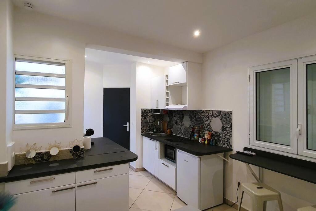 Studio Pour 2 Personnes Proche De L'Hopital Et Du Jardin De L'Etat Saint-Denis Exteriör bild