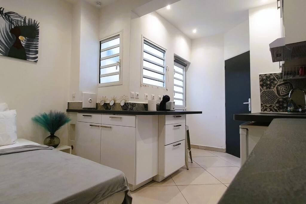 Studio Pour 2 Personnes Proche De L'Hopital Et Du Jardin De L'Etat Saint-Denis Exteriör bild