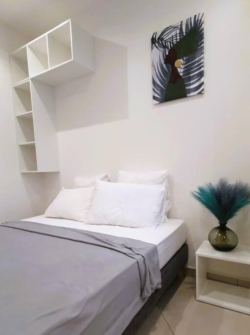 Studio Pour 2 Personnes Proche De L'Hopital Et Du Jardin De L'Etat Saint-Denis Exteriör bild