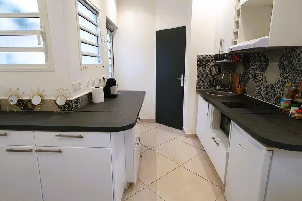 Studio Pour 2 Personnes Proche De L'Hopital Et Du Jardin De L'Etat Saint-Denis Exteriör bild